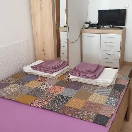 In With Balcony, Air Conditioning, Wifi 3856-3 Apartamento Jadranovo